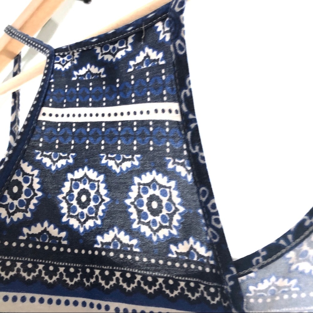 F21 | Floral Mixed Print Tank - Picture 3 of 3